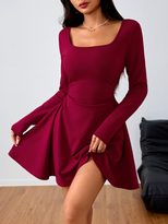 Elegant Square Neck High Waisted Dress Burgundy Color Short Skirt Fall Winter Collection Wholesa