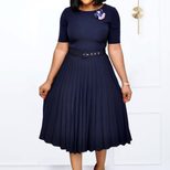 Pleated Midi Dress Round Neck Plus Size Elegant Design Suitable for Casual and Formal Occasions