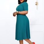 Pleated Midi Dress Round Neck Plus Size Elegant Design Suitable for Casual and Formal Occasions