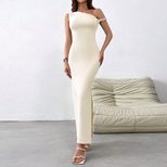 Elegant Off Shoulder Maxi Dress Sexy Design Flattering Fit Perfect for Petite Figures Spring Sum