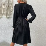 Long Sleeve Pleated Dress Fashionable Womens Apparel Autumn Style for Casual or Formal Occasions