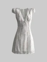 Floral Print Bodycon Dress Slim Fit Waist Cinching Elegant Design Perfect for Parties and Events