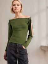 Off Shoulder Knit Top Long Sleeve Hollow Out Twist Cuff Design Casual Wear for Women Wholesale A