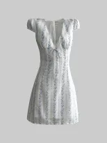 Floral Print Bodycon Dress Slim Fit Waist Cinching Elegant Design Perfect for Parties and Events