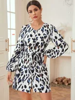 Fashionable Long Sleeve V Neck Printed Flare Sleeve Casual Dress Womens European and American St