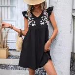 V Neck Floral Print Dress Elegant Design Comfortable Fabric Suitable for Casual or Formal Occasi
