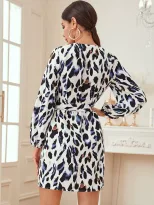 Fashionable Long Sleeve V Neck Printed Flare Sleeve Casual Dress Womens European and American St