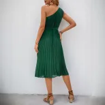Elegant Asymmetrical Pleated Dress Solid Color One Shoulder Design Suitable for Parties Wholesal