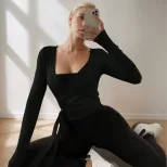 V Neck Long Sleeve Yoga Top Slim Fit Solid Color Sexy Design Spring Summer Collection Wholesale