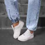 Casual Denim Pants for Women Beaded Detail Versatile Style Comfortable Fit Perfect for Everyday