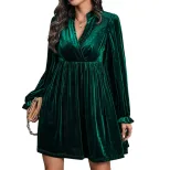 Vintage Style Green Velvet Dress Loose Fit Short Length Autumn Winter Fashion Wholesale Availabl