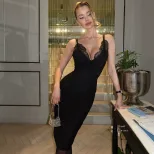 欧美性感深蕾丝边V吊带连衣裙黑色修身收腰显瘦气质百搭中长裙女