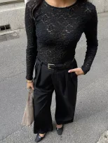 Lace Hollow Out T Shirt Pearl Button Split Hem Fitted Bell Sleeve Casual Wear for Women OEM Avai