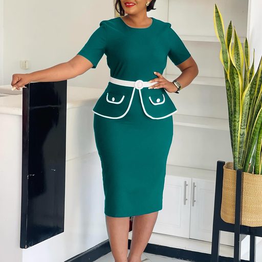 Elegant Plus Size Bodycon Dress Short Sleeve Stretch Fabric Fashionable Design Office Wear or Ca