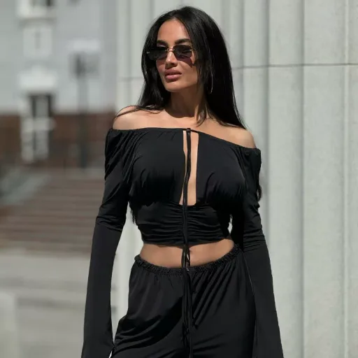 Off Shoulder Long Sleeve T Shirt for Women Solid Color Crop Top Casual Autumn Fashion