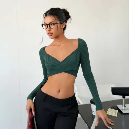 V Neck Long Sleeve Crop Top For Women Slim Fit Waist Design Casual Chic Style Available In Green Wholesale Options