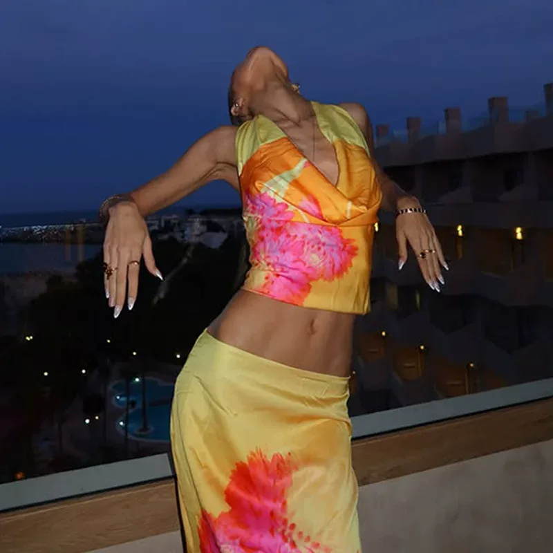 Beach Vacation Floral Print Halter Neck Backless Top and Long Skirt Set Summer Style Wholesale A