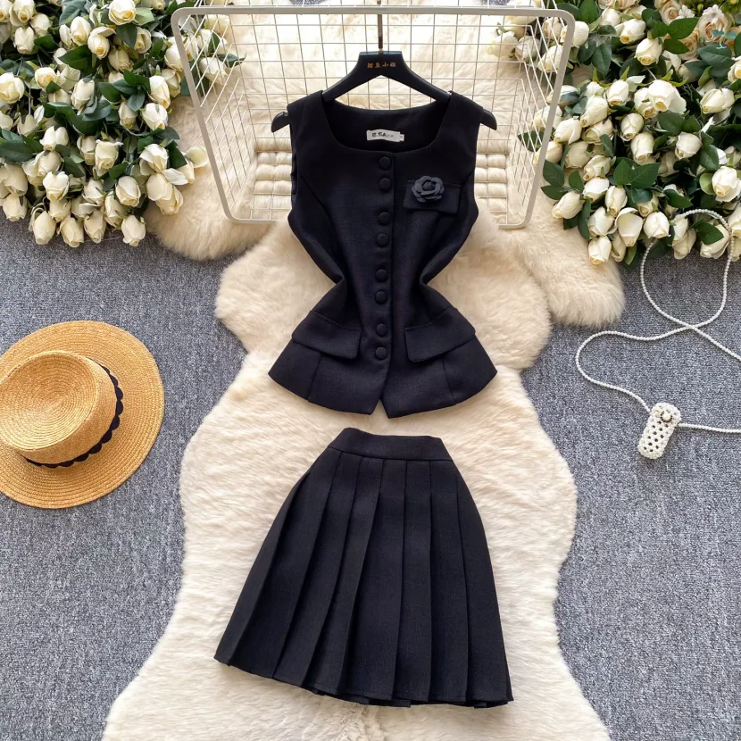 Sleeveless Vest and Pleated Skirt Set for Women Lightweight Summer Outfit Casual Chic Style