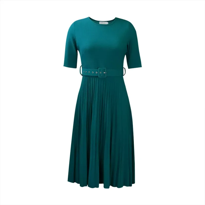 Pleated Midi Dress Round Neck Plus Size Elegant Design Perfect for Casual or Formal Occasions Wh