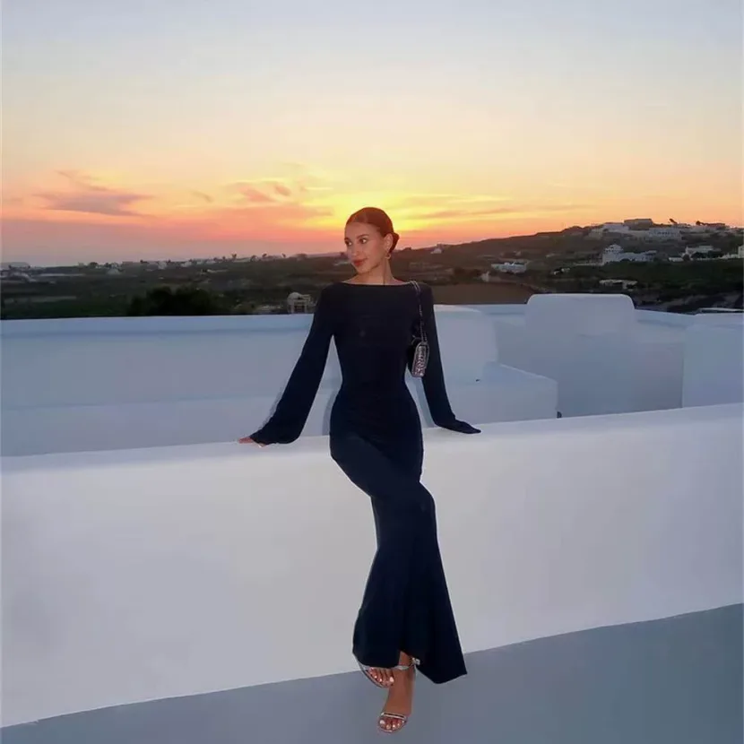 Long Sleeve Backless Dress Round Neck Beachwear Summer Style Sexy Design Wholesale Available
