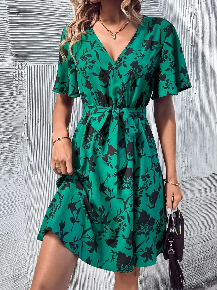 Fashionable Womens V Neck Dress Comfortable Fabric Elegant Style Suitable for Casual Occasions W