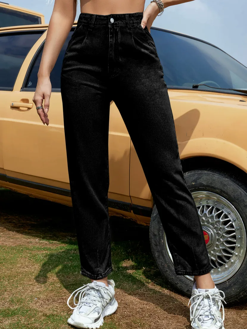 Womens Straight Leg Loose Fit Jeans Versatile Casual Style Perfect for Everyday Wear Ready to Sh